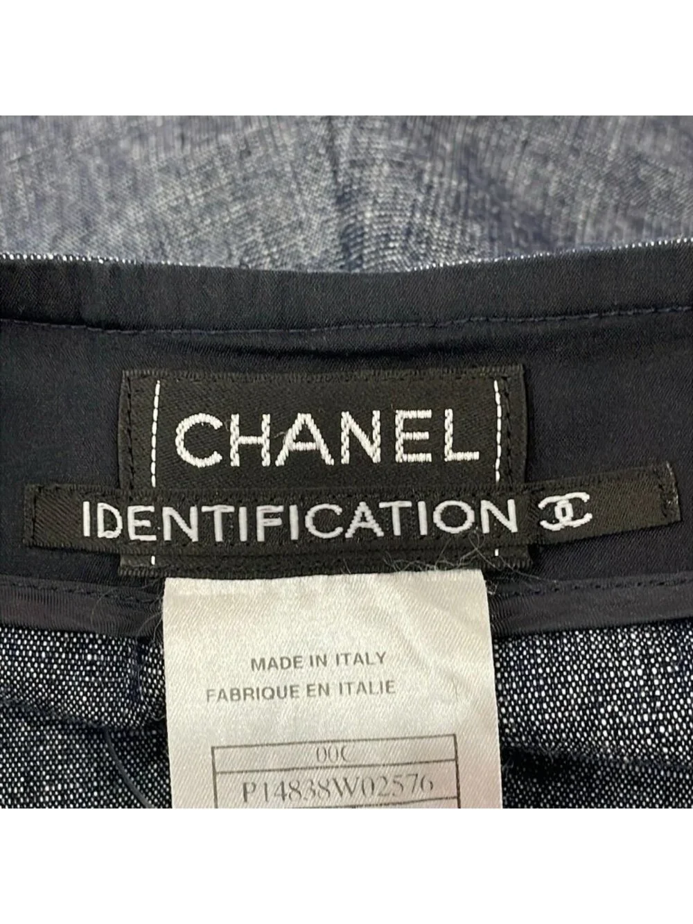 Chanel Shorts 40 M Navy Identification